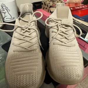 Polo by Ralph Lauren Tan Sneakers Streamlined Knit Design